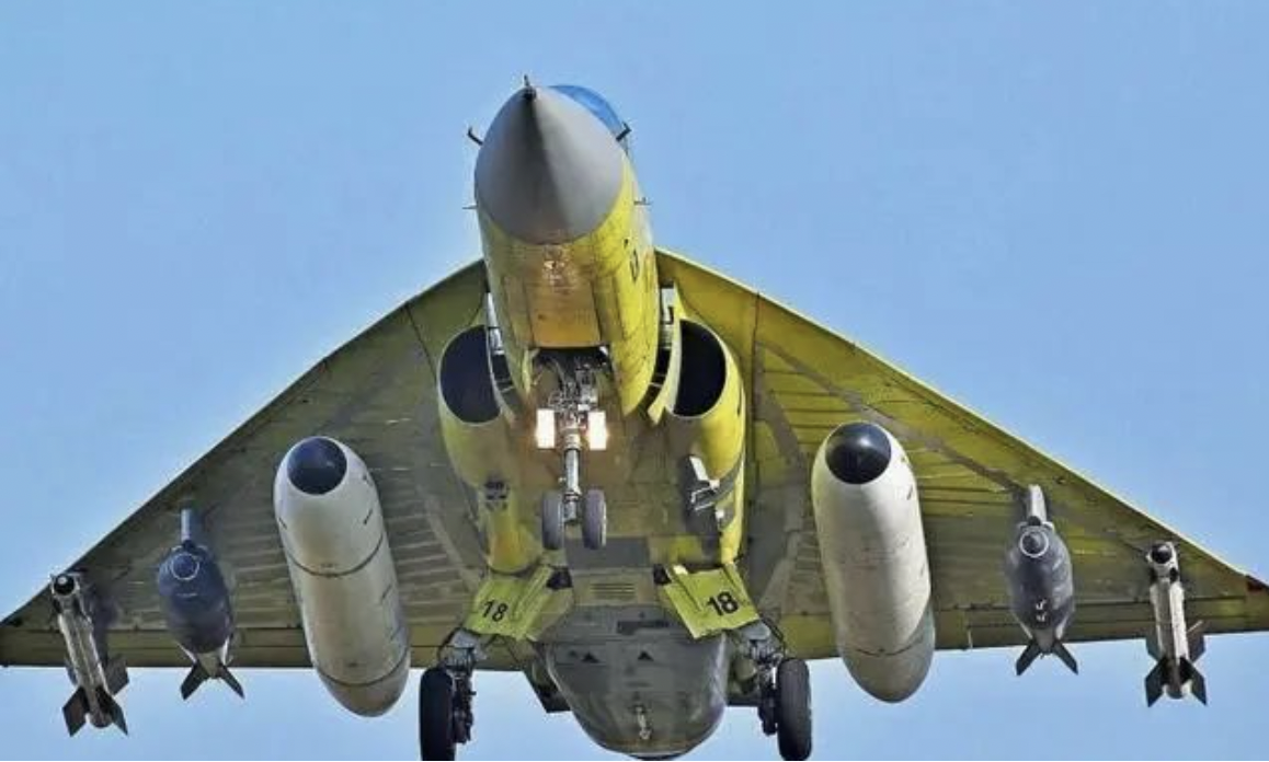 光辉战机鸟枪换炮？国产新型雷达研制完成，有望成为印度军队新宠